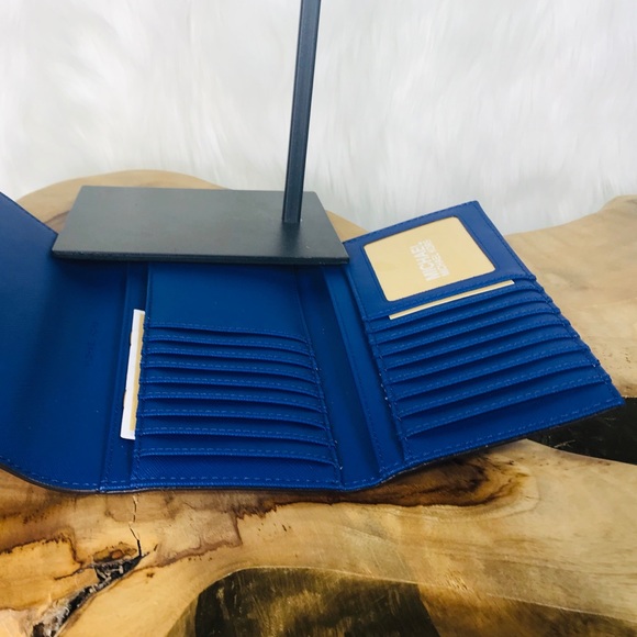 Michael Kors Jet Set Large Trifold Wallet - Picture 6 of 8